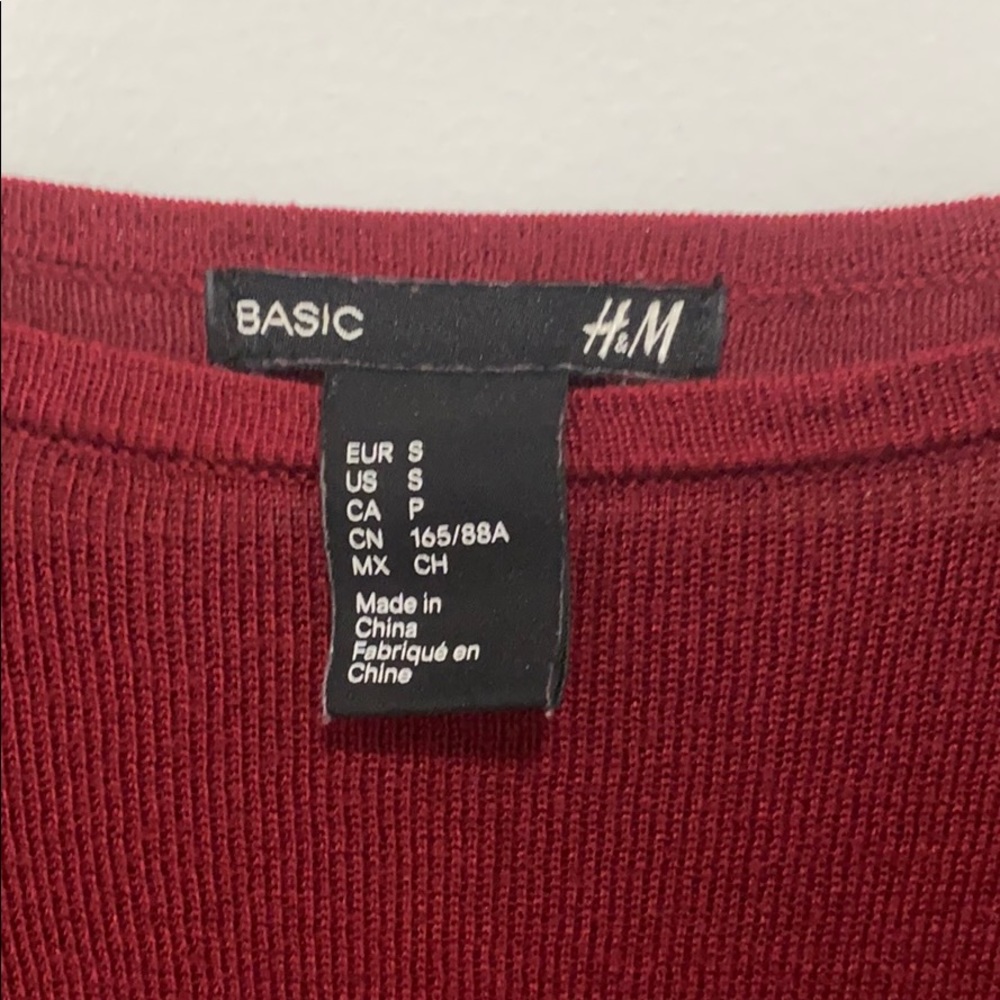 H&M Sweater - Picture 2 of 2